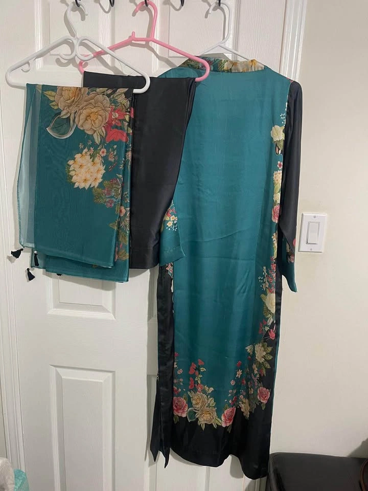 Pakistani Women's Dress - photo 2