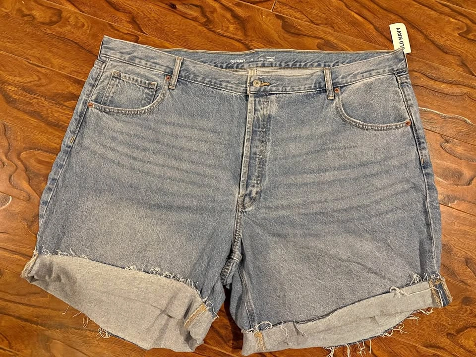Old Navy Size 22 Mid-Rise Baggy Jean Shorts