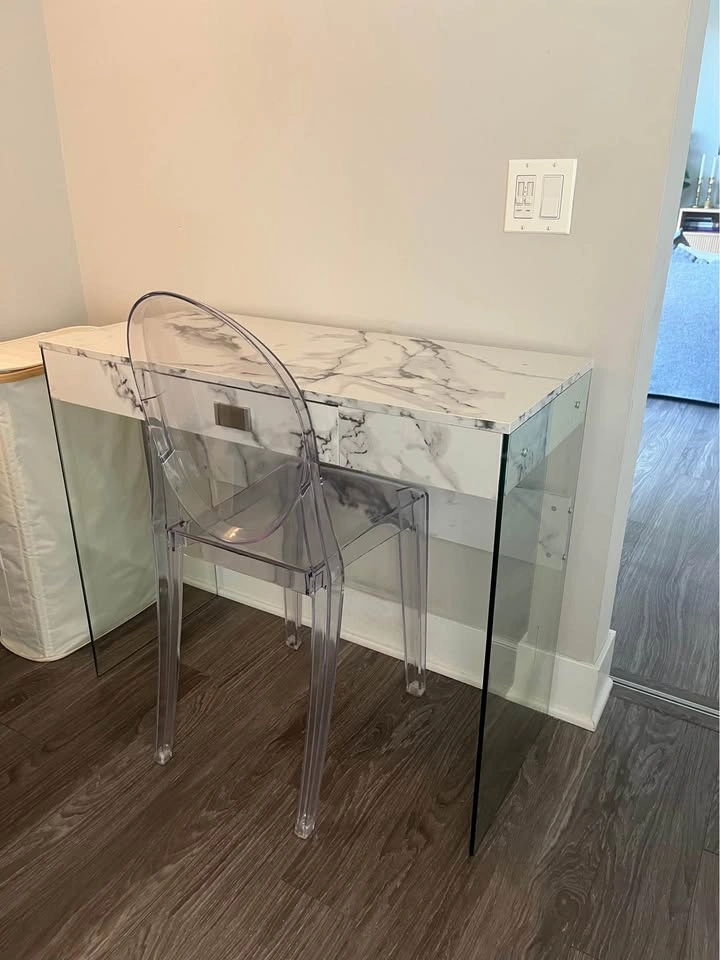 Clear Acrylic Chair - photo 3