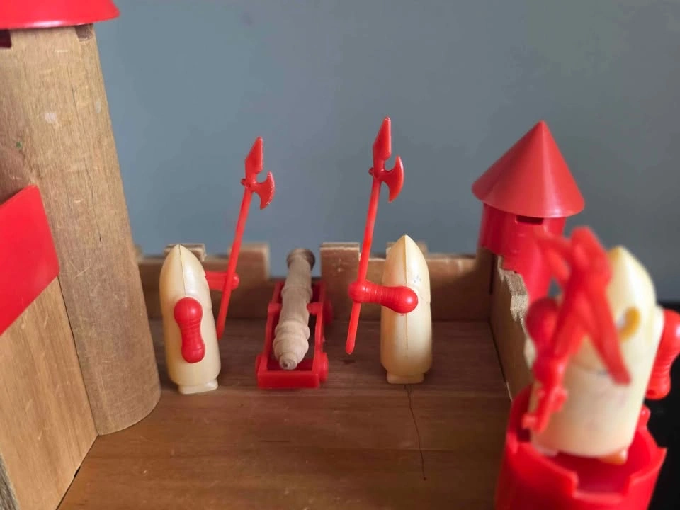 Epoch Play Castle Complete 1974 - photo 3