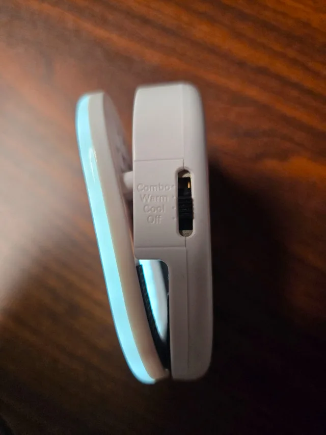 Conair Lighted Compact Mirror – 3 Light Modes image indicator(2)