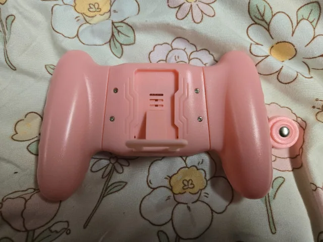 Ergonomic Mobile Game Controller – Pink(13-17cm) image indicator(2)