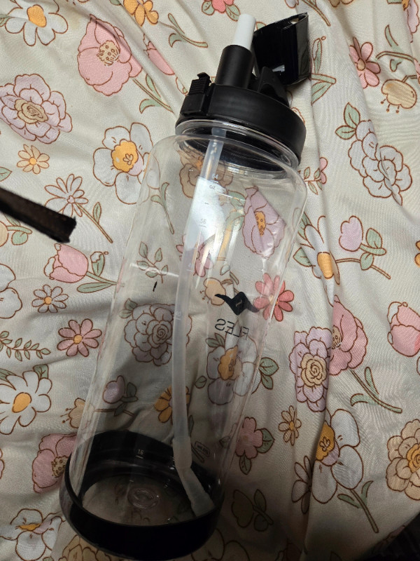2L Water Bottle with Straw - Large Capacity Hydration - photo 2