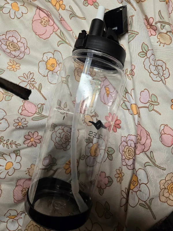 2L Water Bottle with Straw - Large Capacity Hydration image indicator(2)