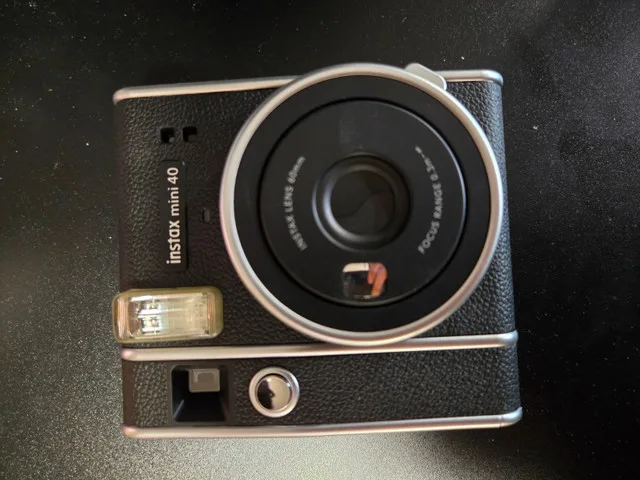 Fujifilm Instax Mini 40 Camera Set with Pink Carry Case & Access image indicator(3)