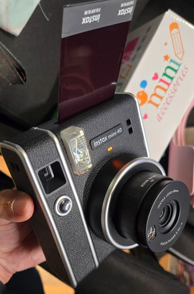 Fujifilm Instax Mini 40 Camera Set with Pink Carry Case & Access image indicator(6)