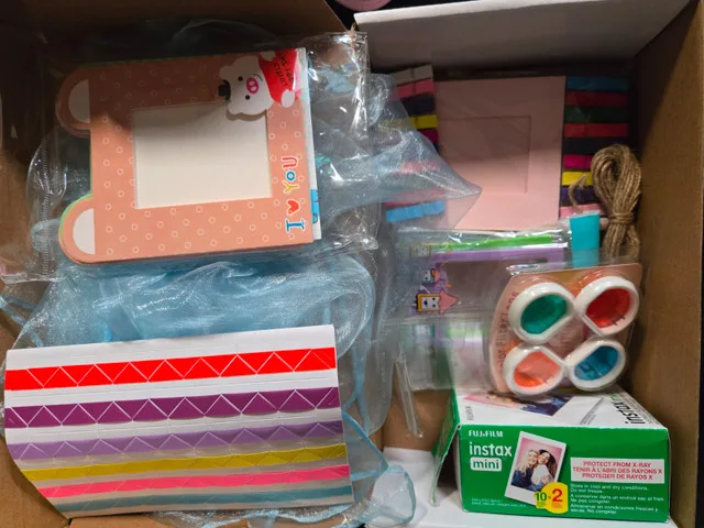 Fujifilm Instax Mini 40 Camera Set with Pink Carry Case & Access image indicator(8)