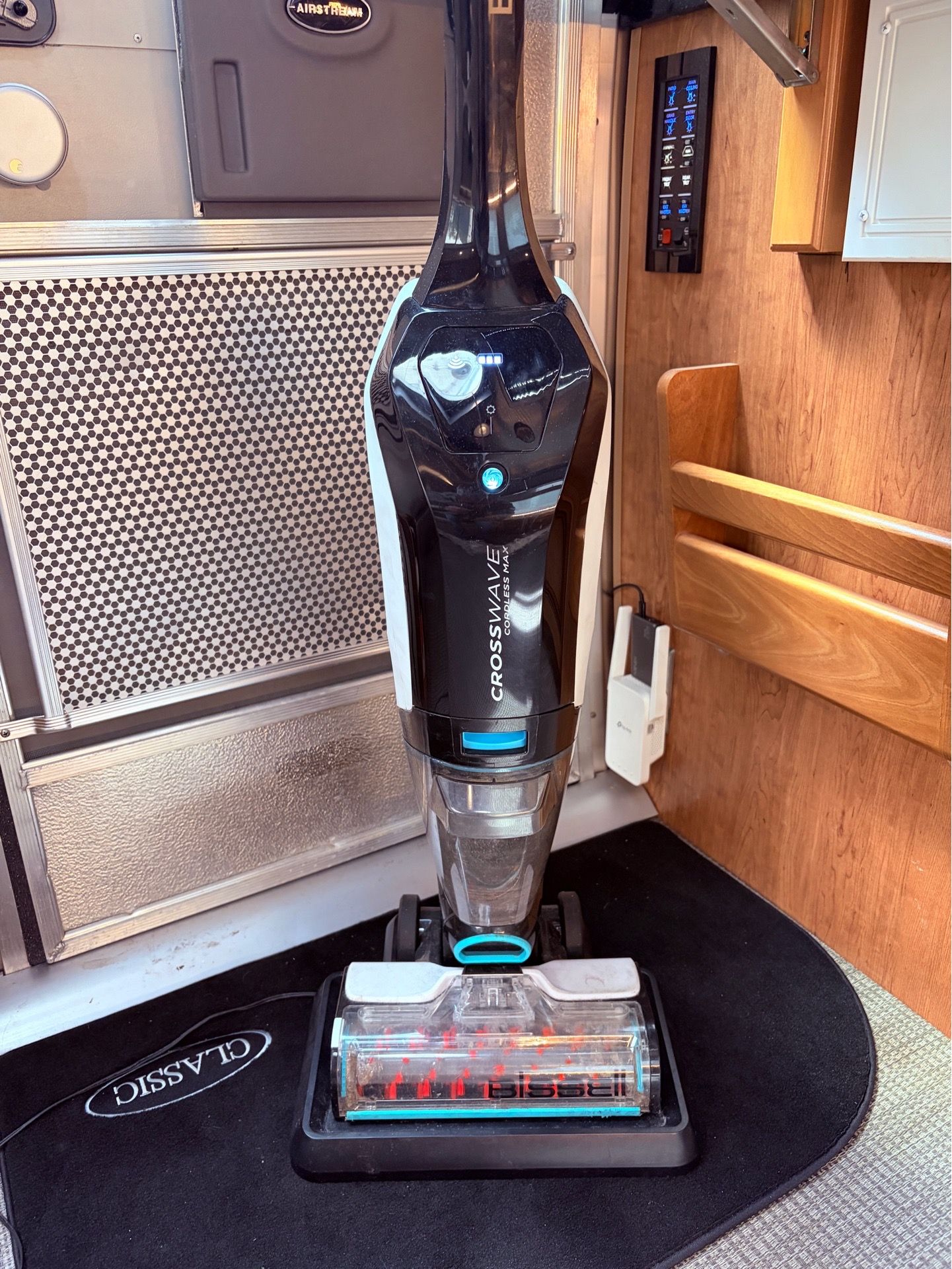 Bissell Crosswave MAX Cordless Wet/Dry Vacuum - photo 2