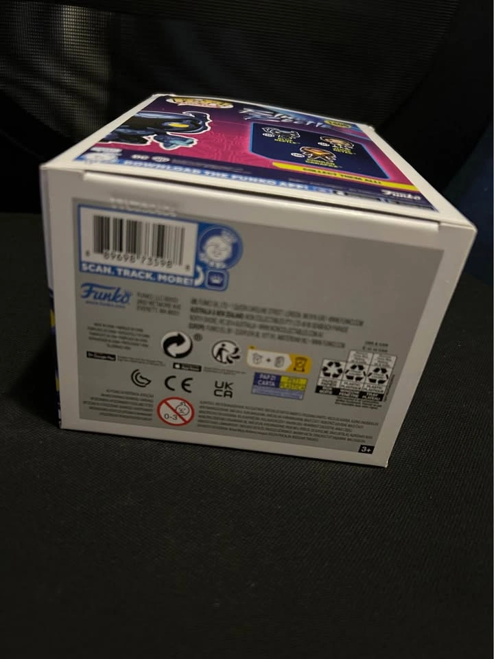 Blue Beetle Funko Pop (Gamestop Exclusive) - photo 4