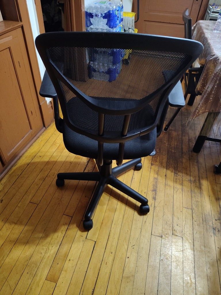 Global Furniture Office Chair - photo 3
