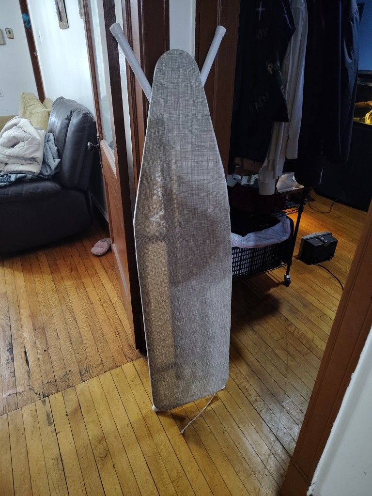 Ironing Board $5 - photo 2