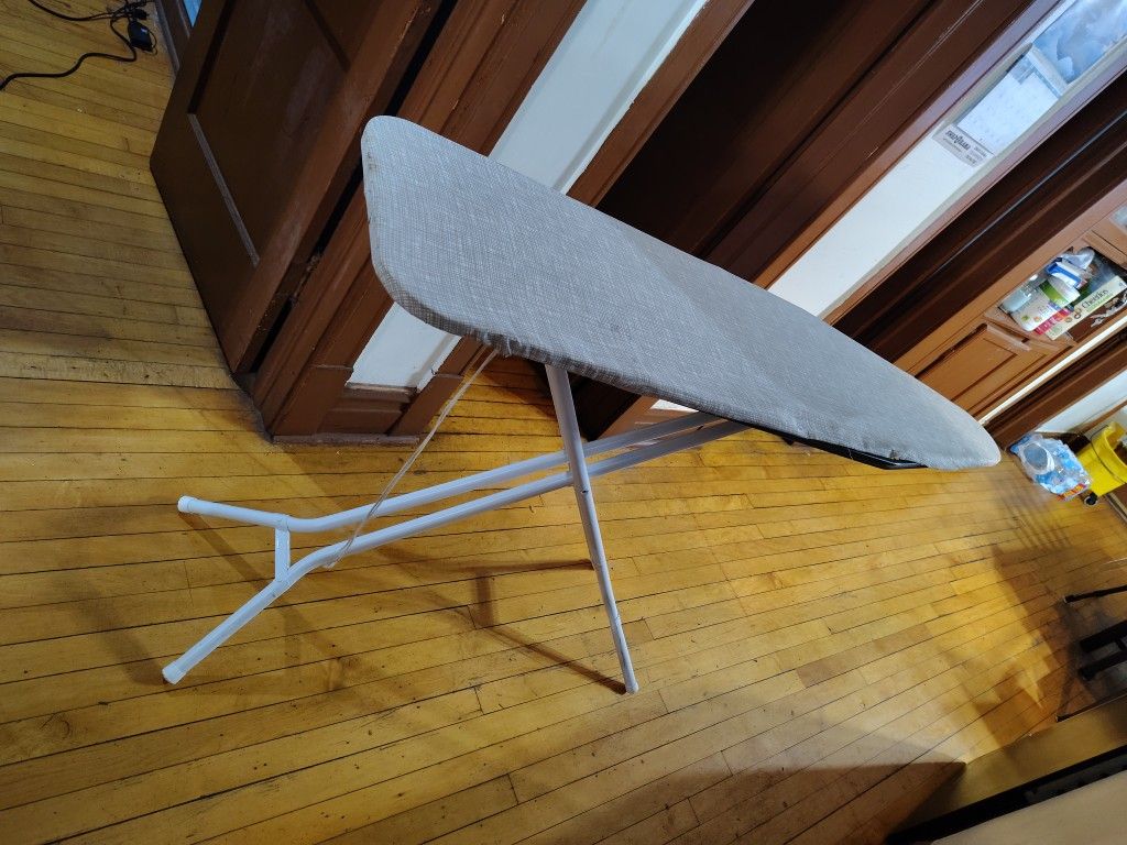 Ironing Board $5 - photo 4