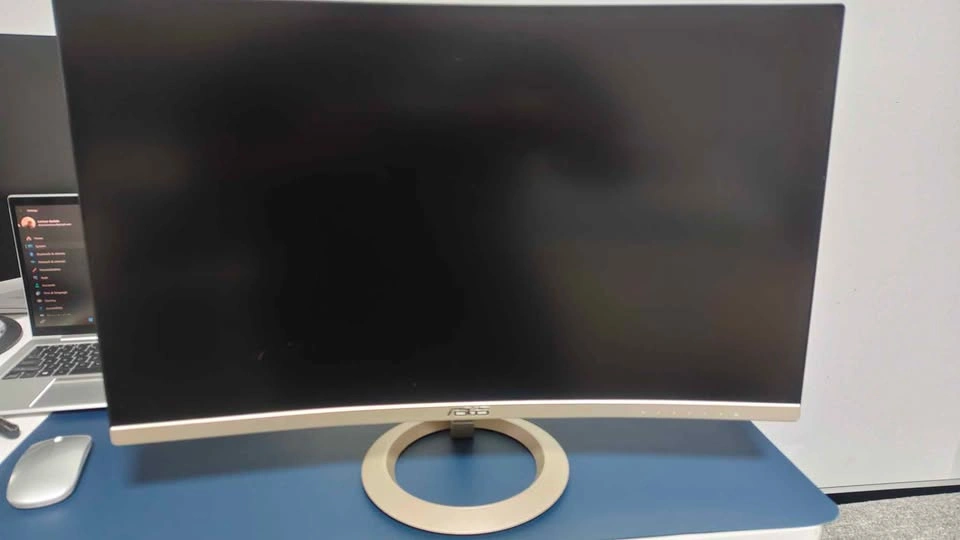 ASUS 27" Curved Eye Care Monitor - photo 2