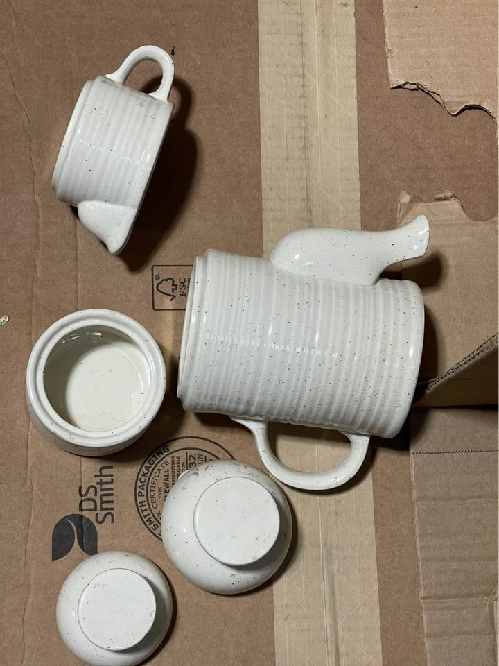 Made in Japan Tea Pot Creamer and Sugar Set - photo 2