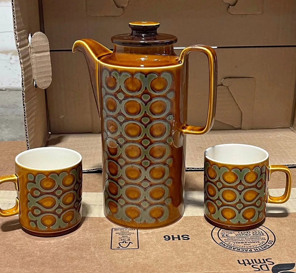 Collectible Hornesa Bronte tea pot and mugs