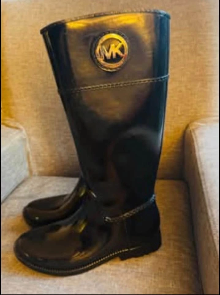 Tall Rain Boots Size 9 - photo 3