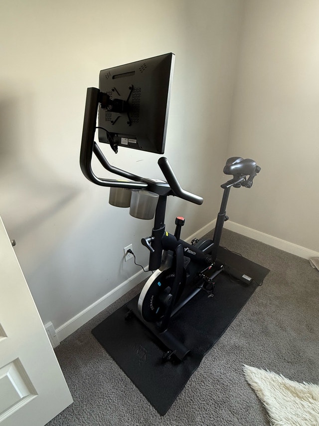 MERACH S26 Aura Magnetic Exercise Bike w/ HD Screen - photo 3