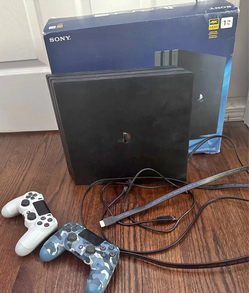 PlayStation 4 Pro 500gb Bundle – 2 Controllers + Original Box
