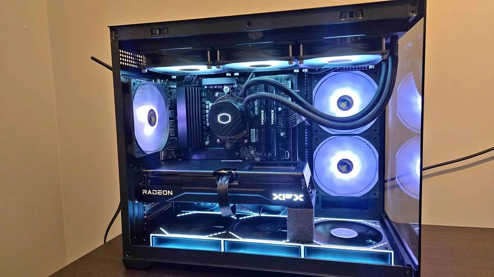 High-End 4K Gaming PC | Ryzen 7 7700X + RX 9060 XT