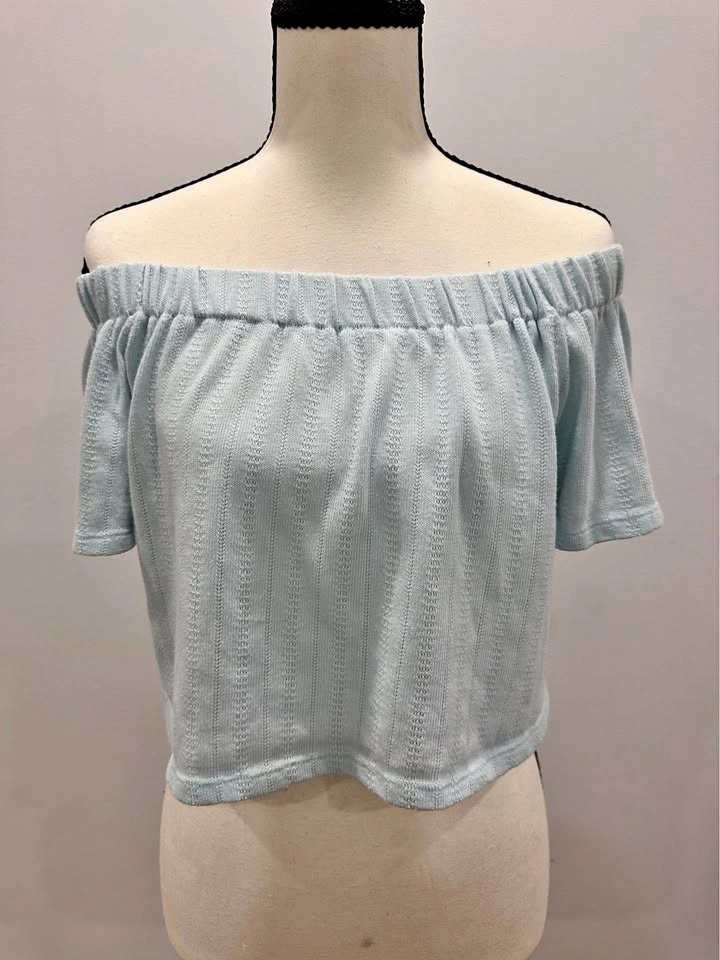 EUC Kimchi Blue Off-Shoulder Knit Crop Top - Size Small
