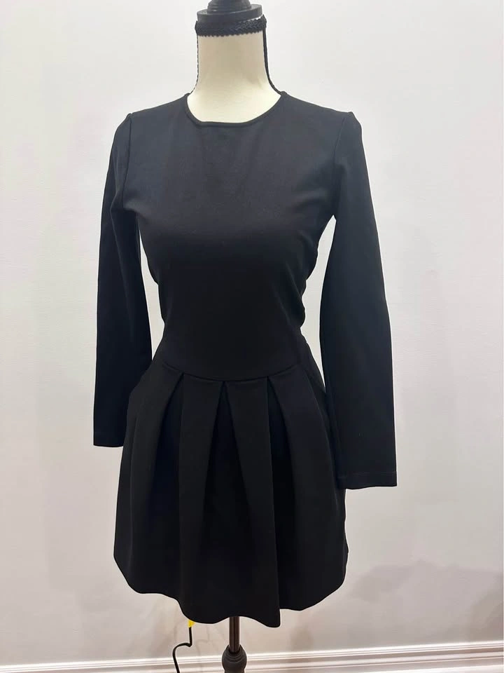 Sunday Best Aritzia Tartine Black Long Sleeve Pleated Dress Size - photo 2