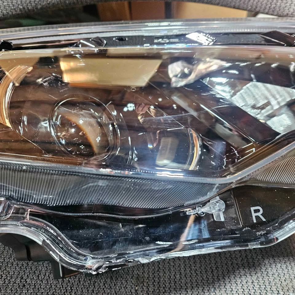 Right side Honda Headlight - photo 2