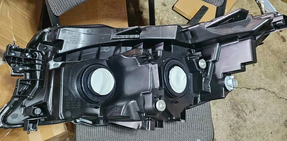 Right side Honda Headlight - photo 4