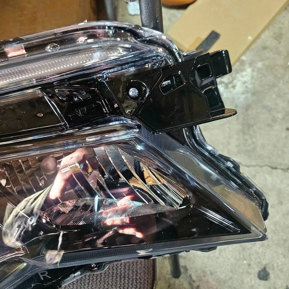 Right side Honda Headlight - photo 5