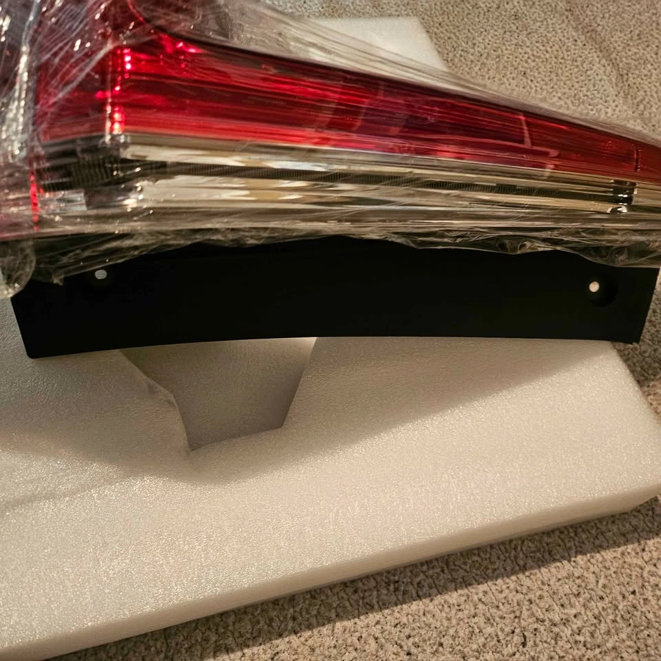 Honda CRV LH LED Taillight - photo 2