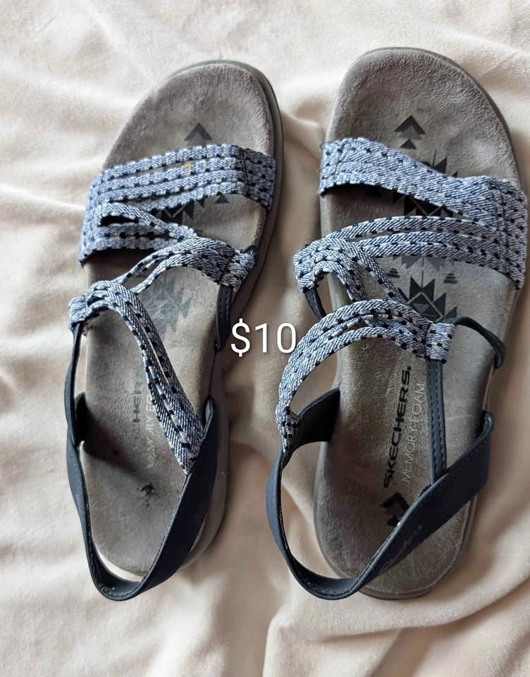 Sketchers women sandal