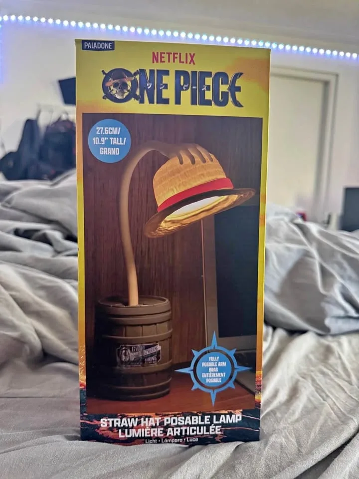 Paladone One Piece Straw Hat Posable Desk Light - Good Condition