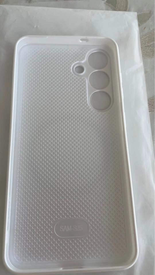 Brand new Samsung phone case Model S25 - photo 2