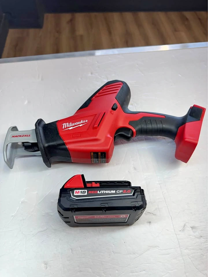 Milwaukee M18 18V Cordless HACKZALL Reciprocating Saw w/ 2.0 Ah
