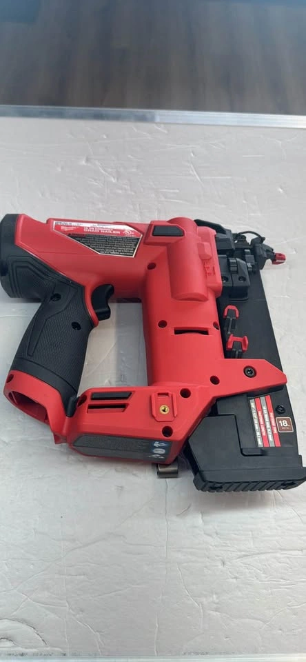 Milwaukee M12 FUEL 18-Gauge Brad Nailer - photo 2