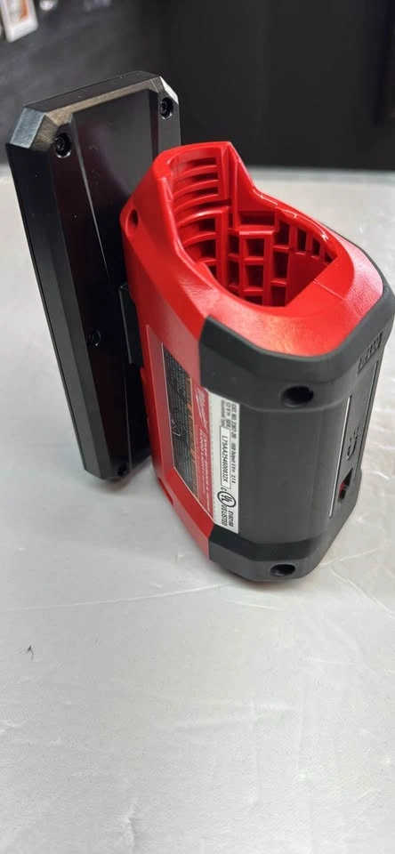 Milwaukee M12 ROVER Service and Repair Flood Light - photo 3