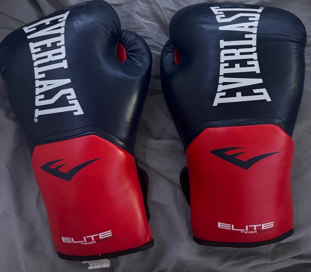 Everlast Elite Boxing Gloves 16oz – Navy/Red – Great Condition