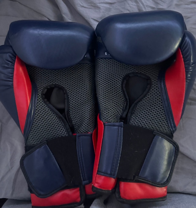 Everlast Elite Boxing Gloves 16oz – Navy/Red – Great Condition - photo 2