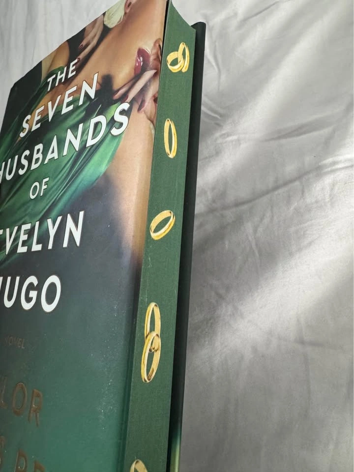 Seven Husbands of Evelyn Hugo - Sprayed Edges Hardcover - photo 2