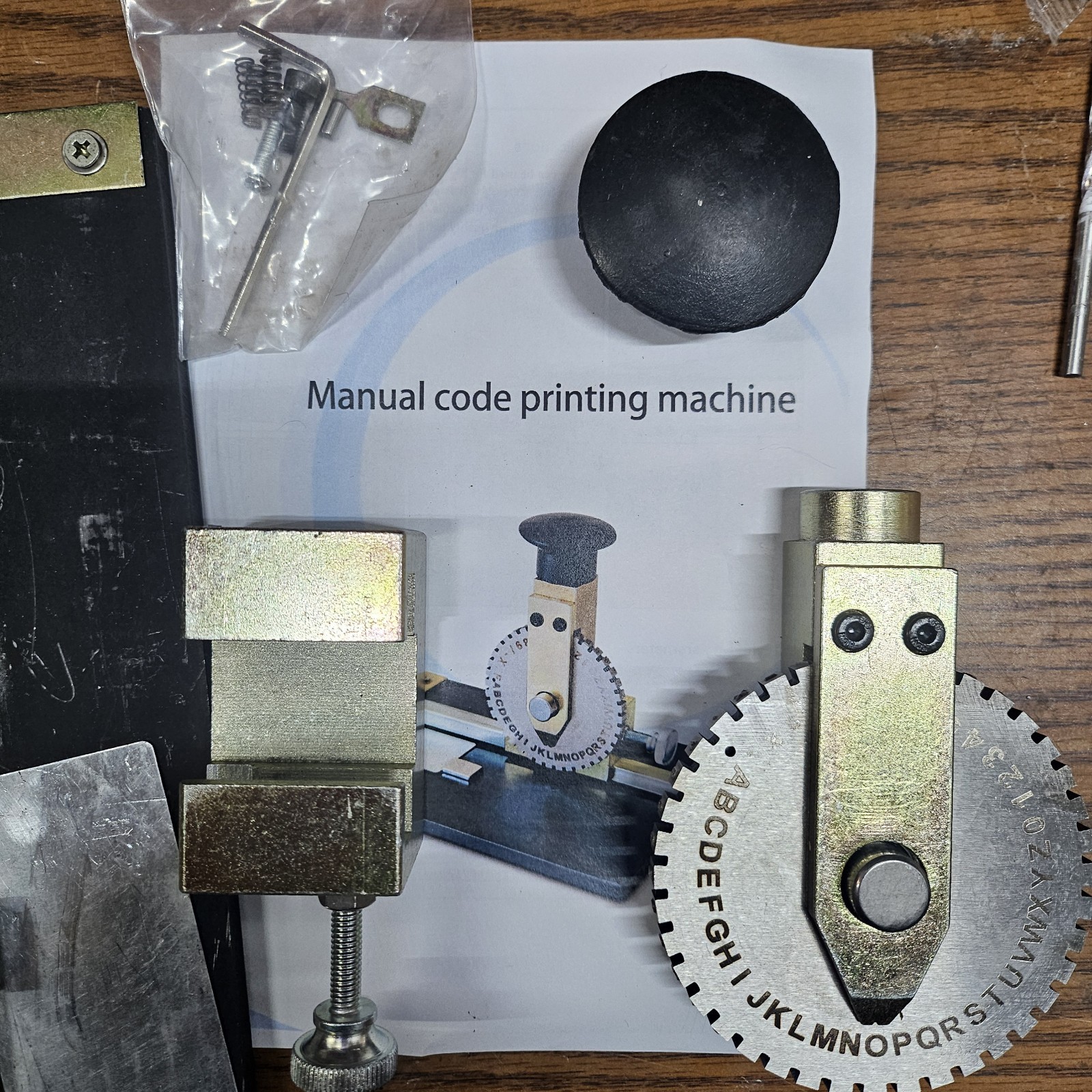 Manual Metal Embosser Machine, 5mm Character Wheel Stamping Tool