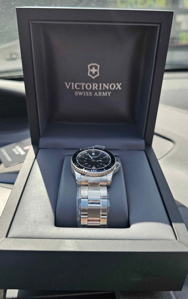 Swiss Army Maverick Quartz Watch - Brand New - photo 4