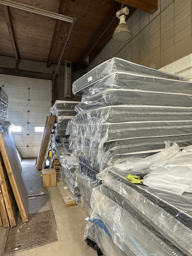 Brnd new mattresses !! Available in all size!!