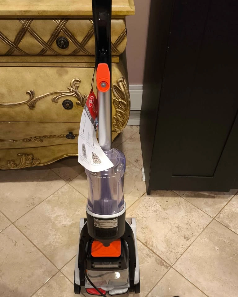 Hoover PowerDash Pet Carpet Cleaner – Like New, Perfect for Apar - photo 4
