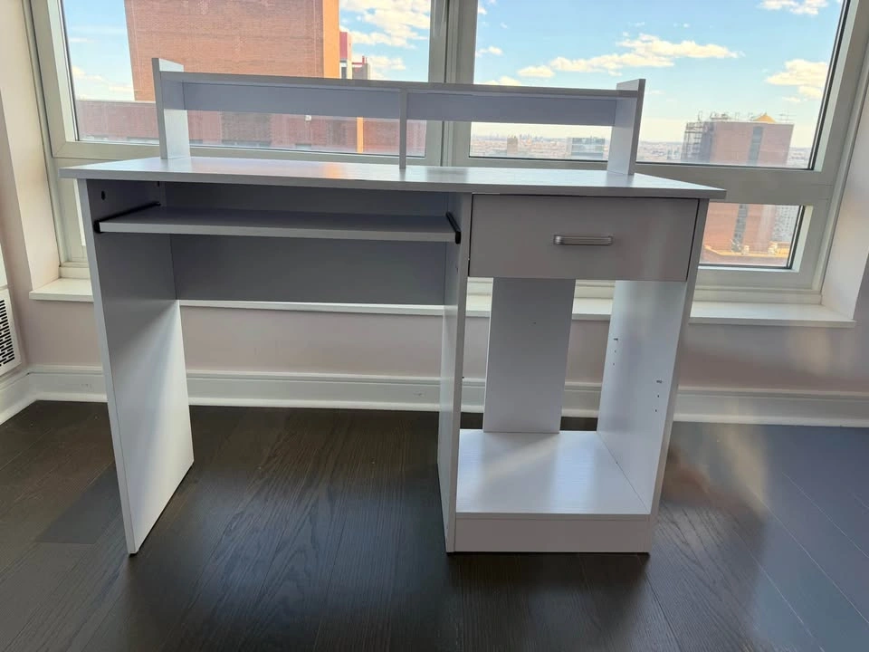 Wood computer table - photo 2