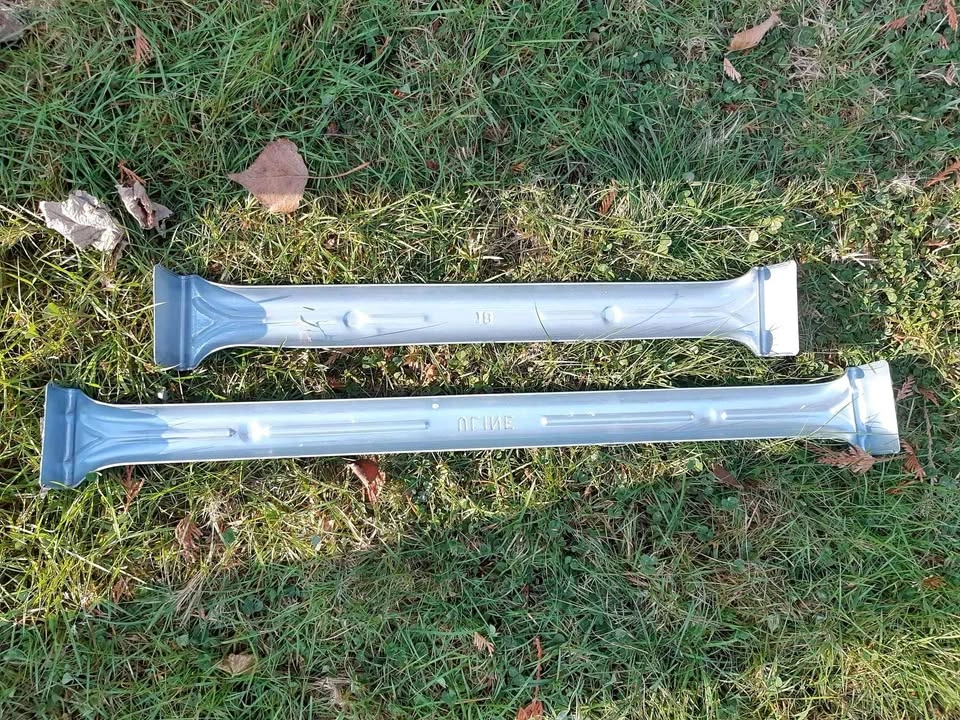 Metal Bars for Wardrobe Moving Box - 24" Across