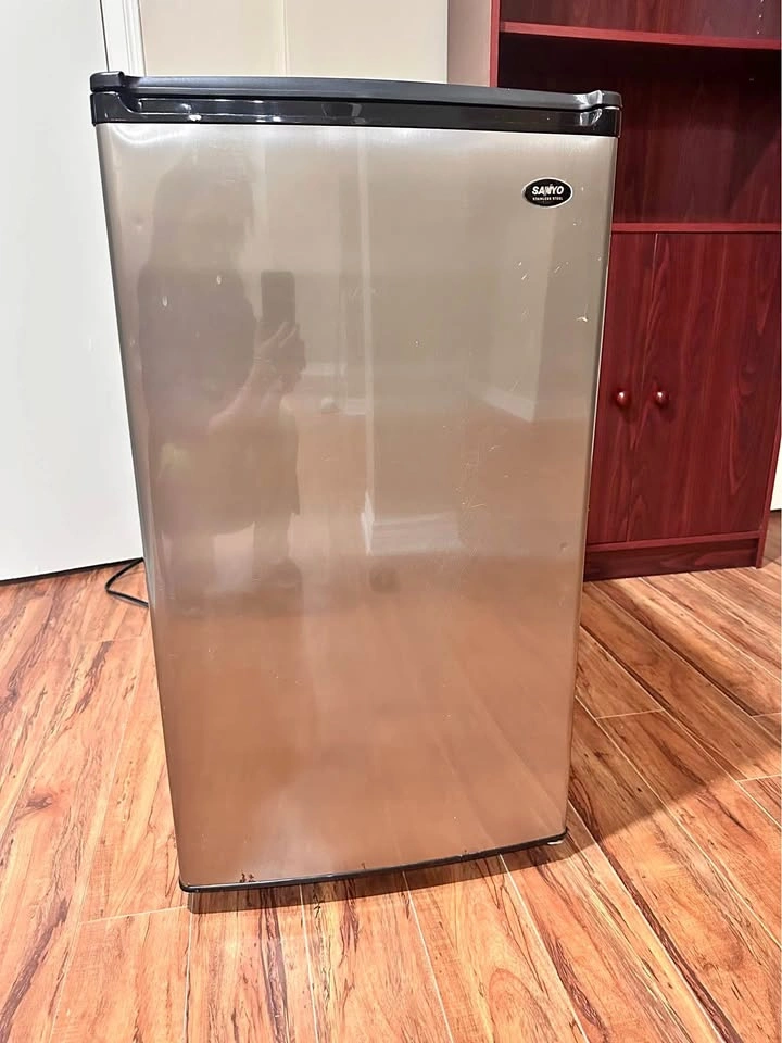 Sanyo Eclipse Series 3.7 Cu. Ft. Compact Refrigerator