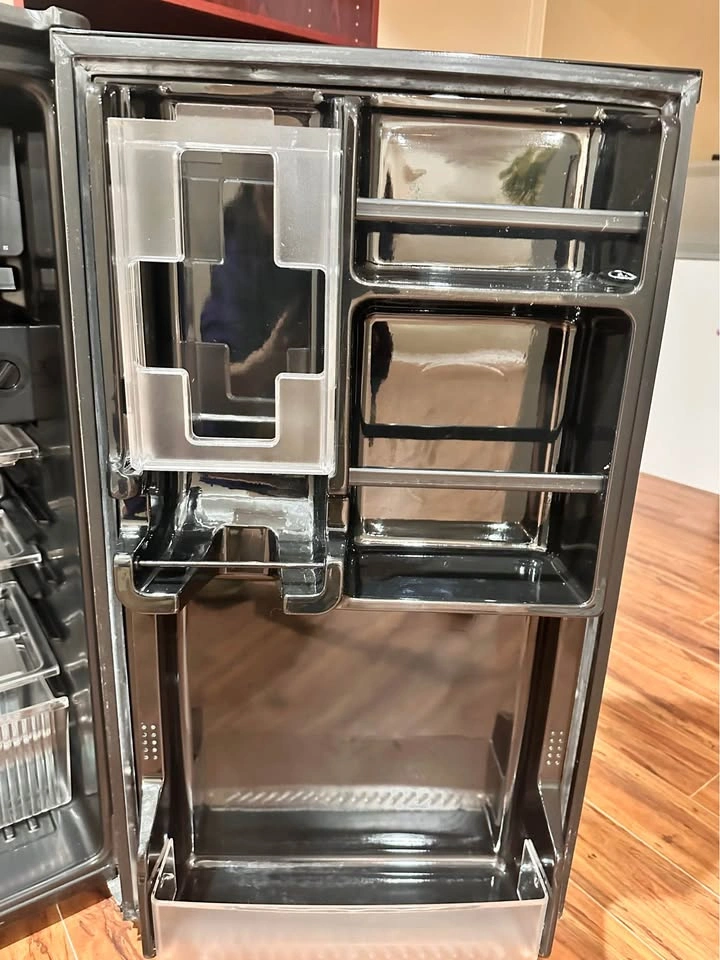 Sanyo Eclipse Series 3.7 Cu. Ft. Compact Refrigerator - photo 3