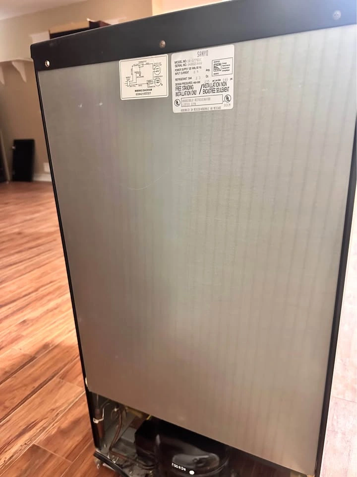 Sanyo Eclipse Series 3.7 Cu. Ft. Compact Refrigerator - photo 5
