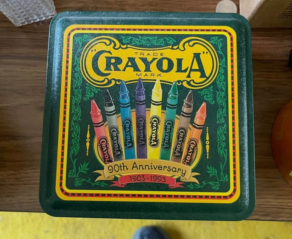 Collectible Crayola tins from the 90s - photo 4