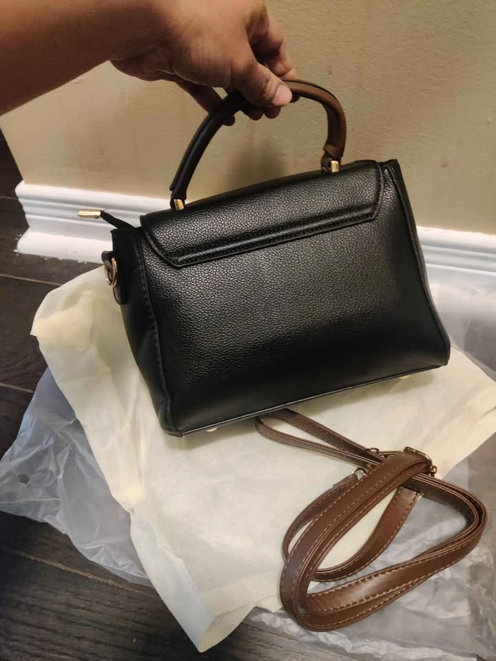 Brand new fashionable black color small handbag for women ( firm - photo 4
