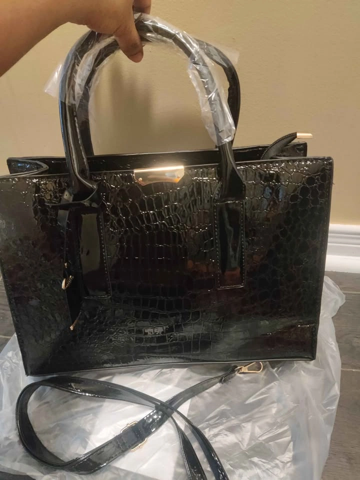 Brand new black crocodile pattern hand bag for women - photo 4